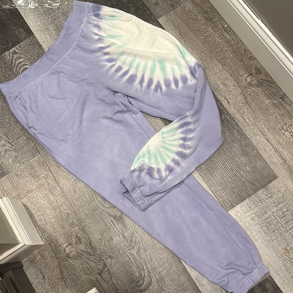 Wildfox Pants - Wildfox tie dye sweatpants